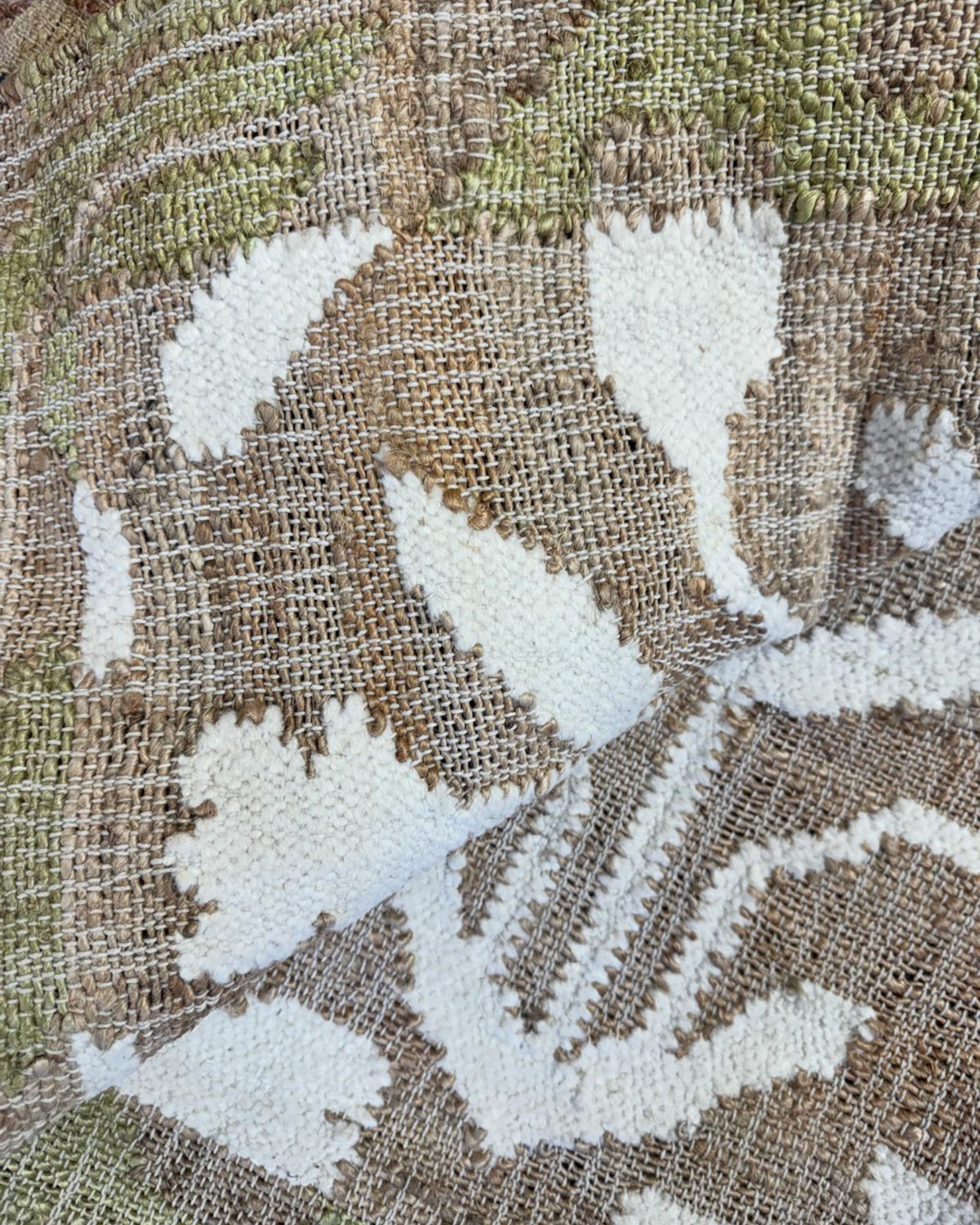 Jute & Hand-Carded Wool Handwoven Rug – Natural with Soft Green Border (120 x 180cm)