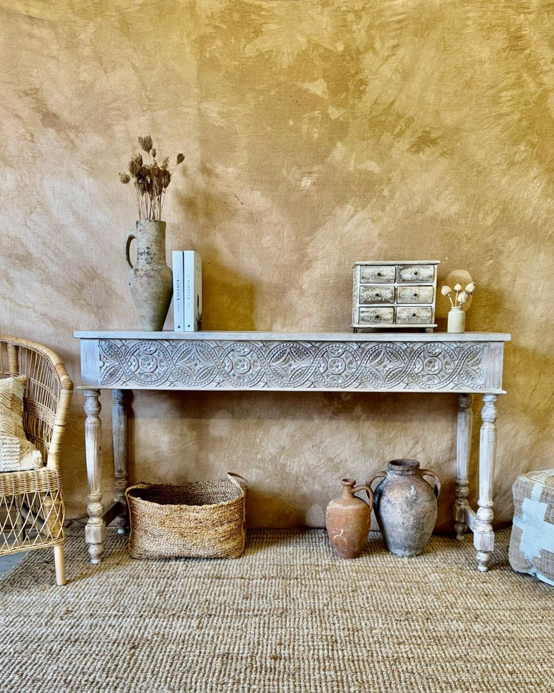 Hand-Carved Mango Wood Console Table – Creamwashed Finish with Floral Carving (150cm)