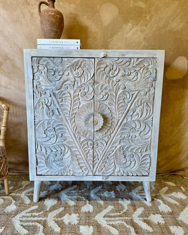 Hand-Carved Mango Wood Sideboard – Creamwash Finish with Peacock & Floral Motif