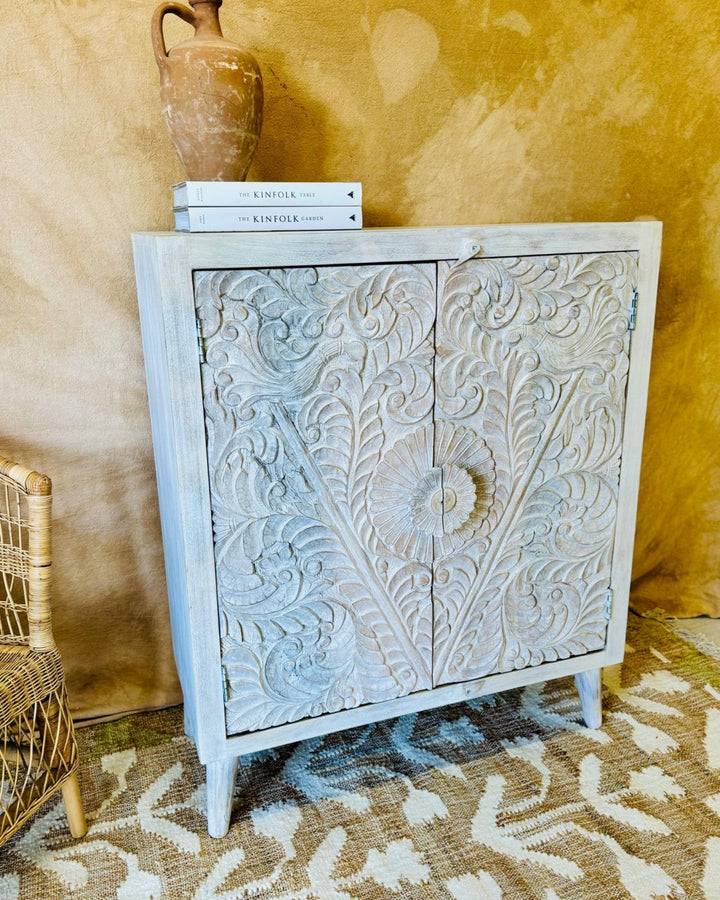 Hand-Carved Mango Wood Sideboard – Creamwash Finish with Peacock & Floral Motif