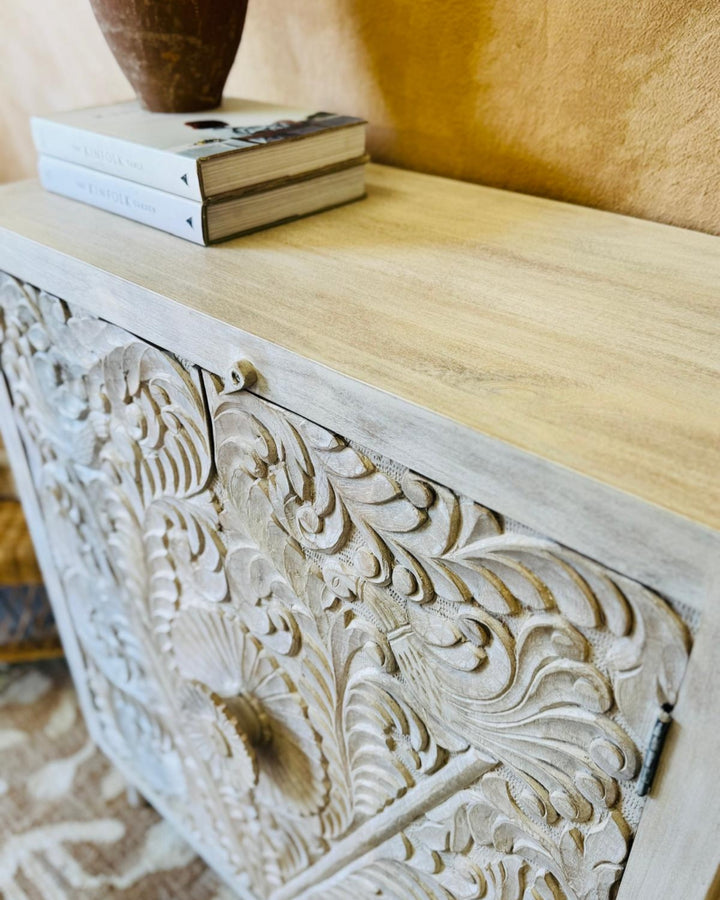 Hand-Carved Mango Wood Sideboard – Creamwash Finish with Peacock & Floral Motif