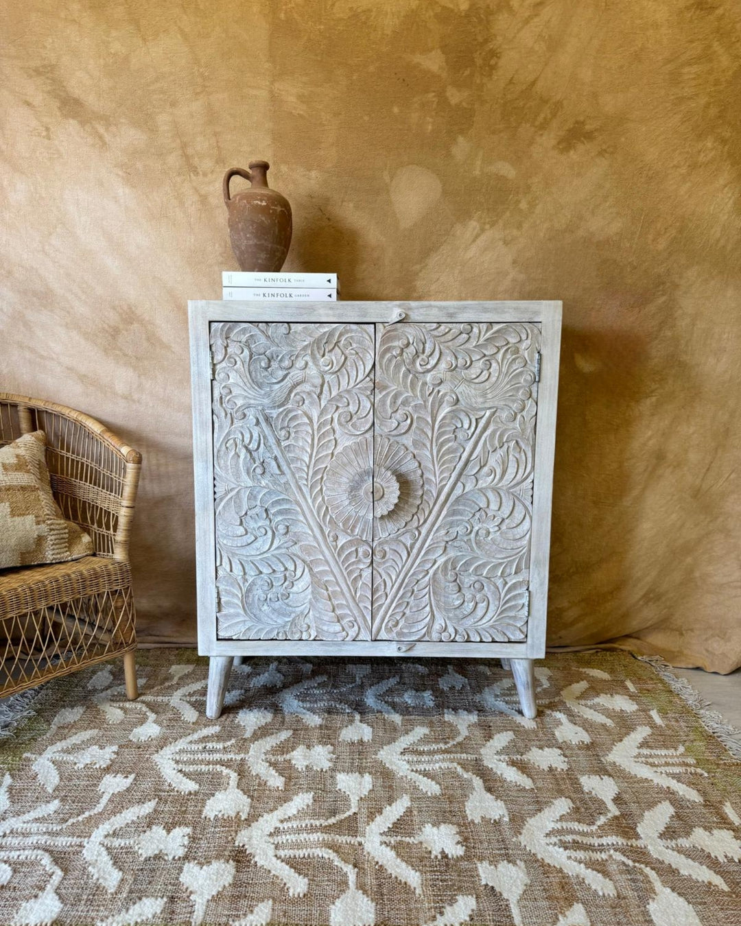 Hand-Carved Mango Wood Sideboard – Creamwash Finish with Peacock & Floral Motif