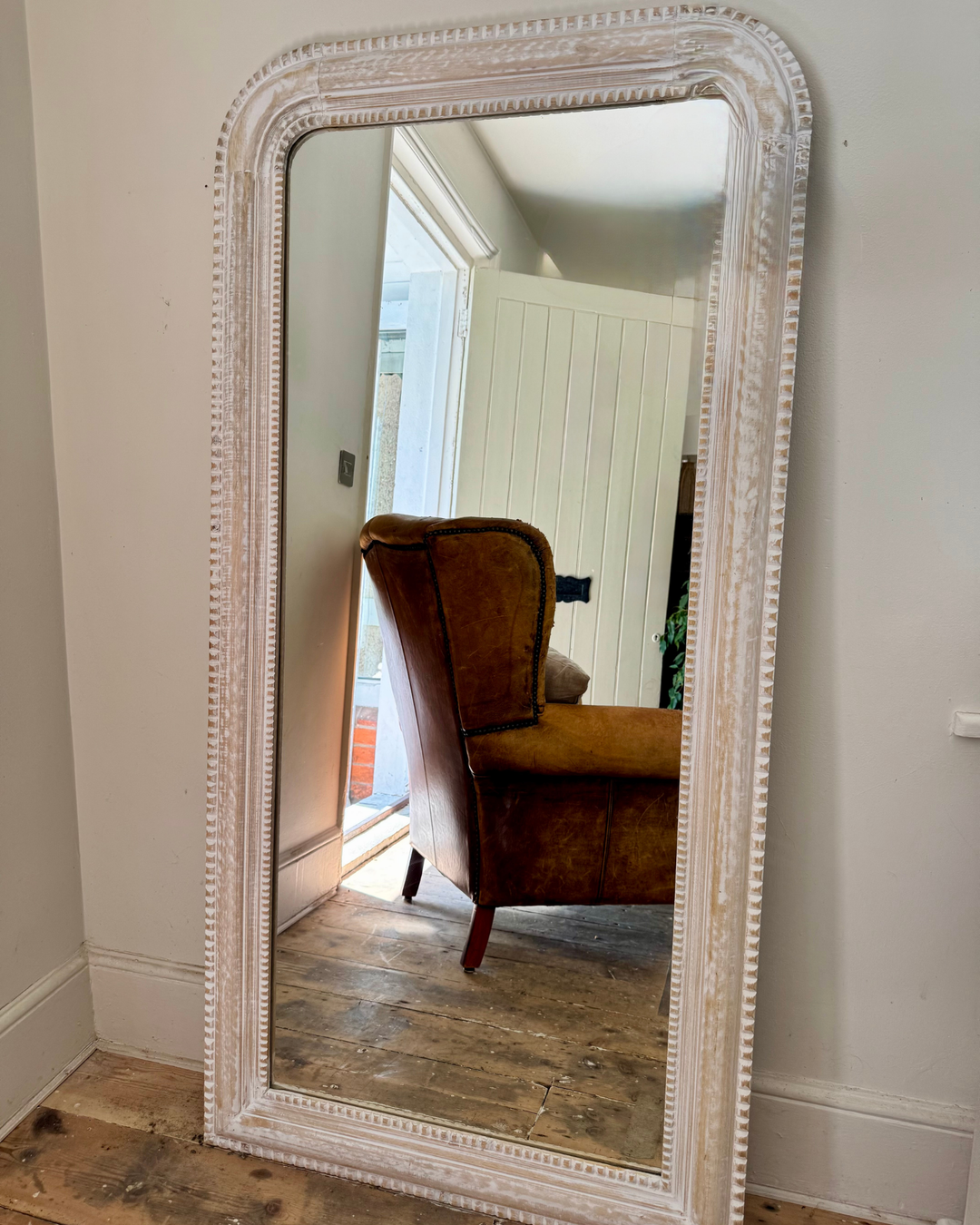 Hand-Carved Mango Wood Full-Length Mirror – Whitewashed Beaded Frame