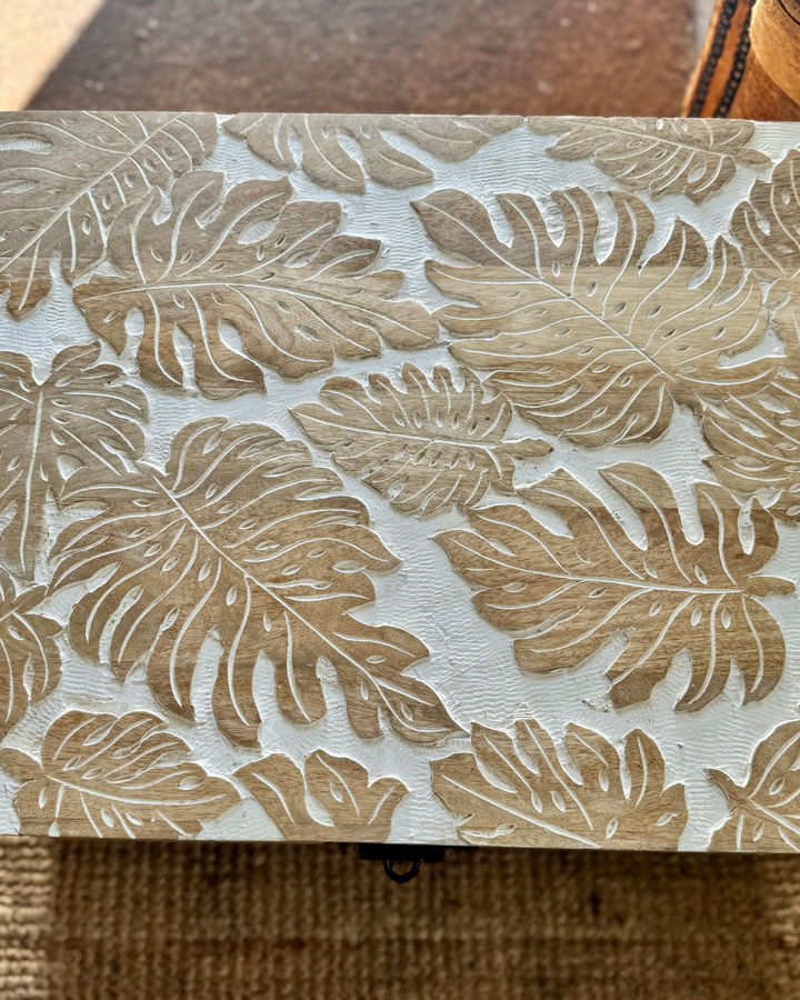 Hand-Carved Mango Wood Trunk – Monstera Leaf Design with Whitewashed Finish