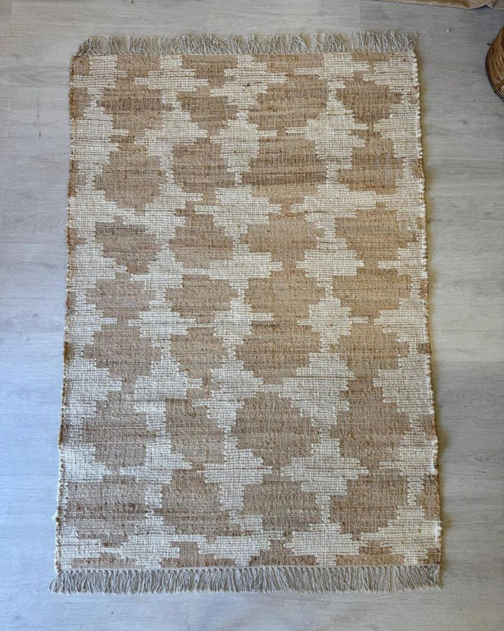 Jute & Hand-Carded Wool Handwoven Rug – Natural Geometric Pattern (120 x 180cm)