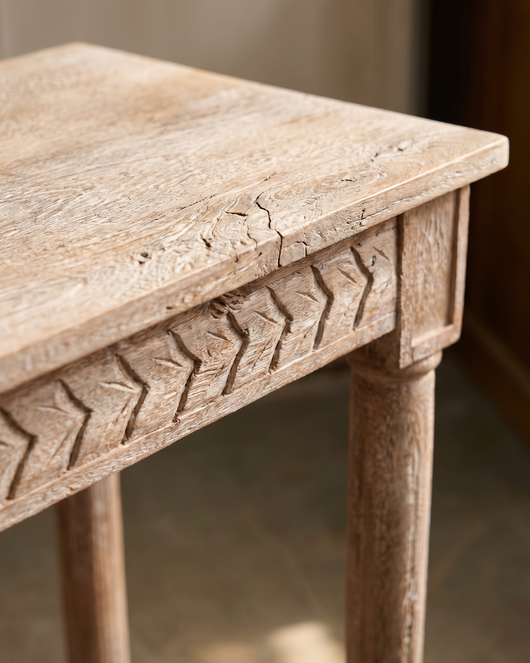 Hand-Carved Mango Wood Console Table – Sandblasted Creamwash Finish