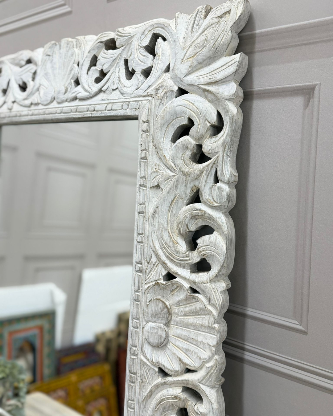 Hand-Carved Mango Wood Mirror – Whitewashed Floral Openwork Frame