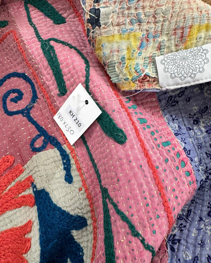 Vintage Hand-Embroidered Kantha Throw – Pink Sari with Bold Red & Navy Florals