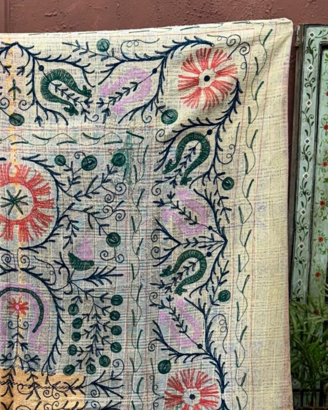 Vintage Hand-Embroidered Kantha Throw – Pink Sari with Bold Red & Navy Florals