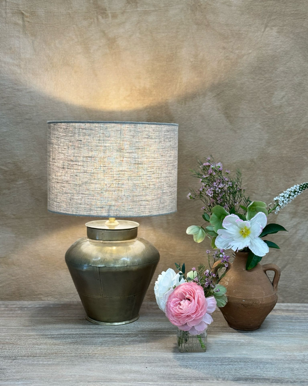 Brass Table Lamp – Small Vintage-Inspired Design with Linen Shade