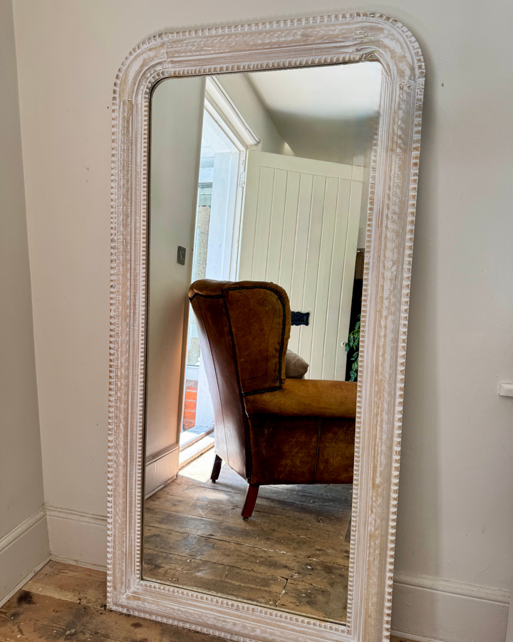 Hand-Carved Mango Wood Full-Length Mirror – Whitewashed Beaded Frame