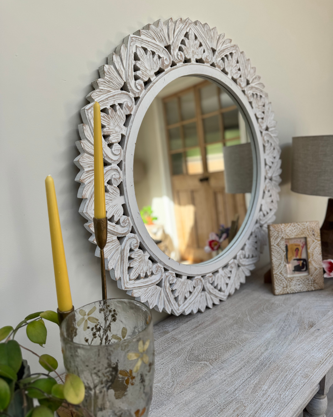 Round Hand-Carved Mango Wood Mirror – Whitewashed Foliate Frame
