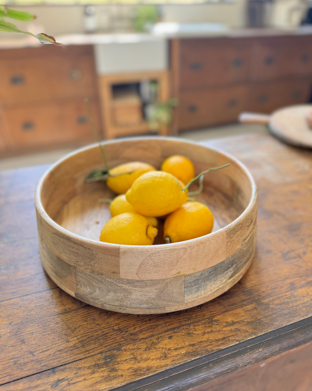 Hand-Carved Mango Wood Fruit Bowl – Natural Finish