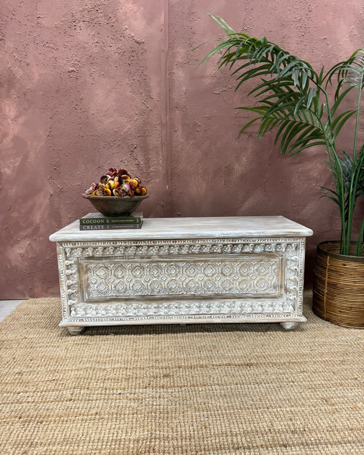 Hand-Carved Mango Wood Trunk – Whitewashed Finish with Traditional Detailing