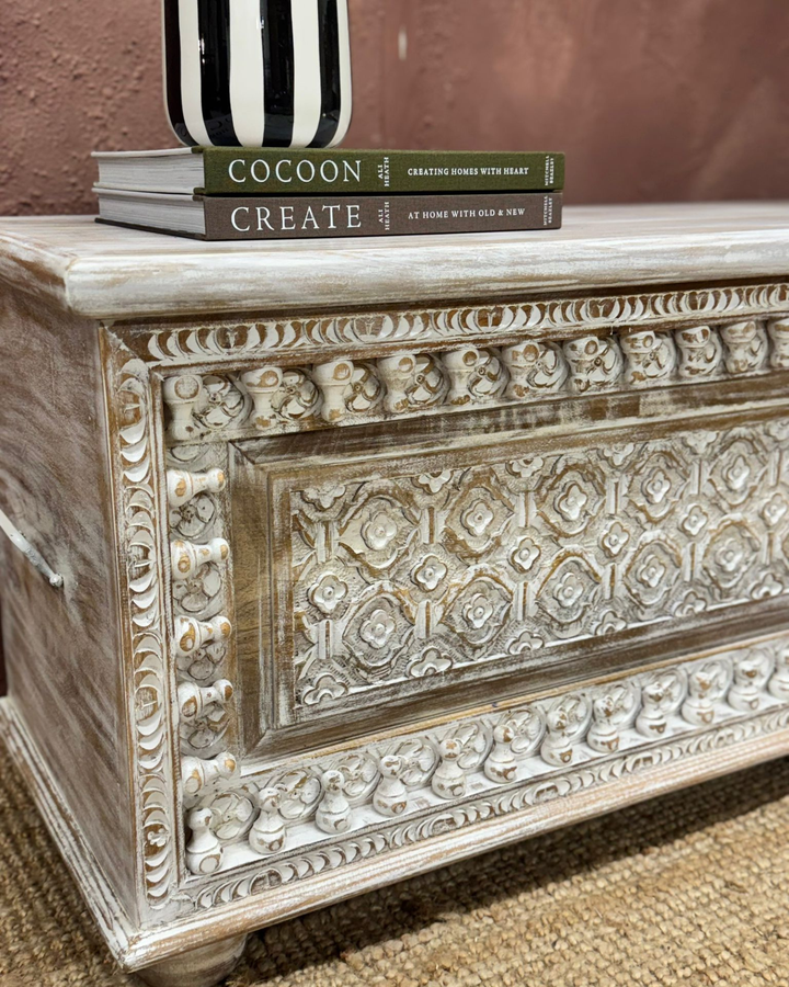 Hand-Carved Mango Wood Trunk – Whitewashed Finish with Traditional Detailing