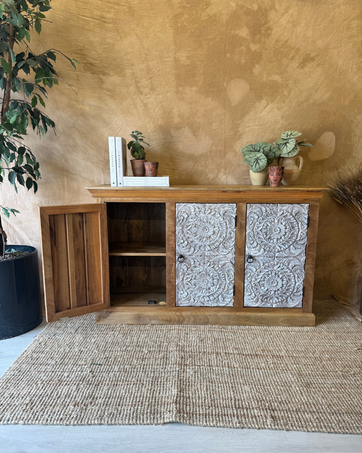 Hand-Carved Mango Wood Sideboard – Whitewashed Wreath Design