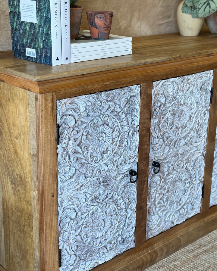 Hand-Carved Mango Wood Sideboard – Whitewashed Wreath Design