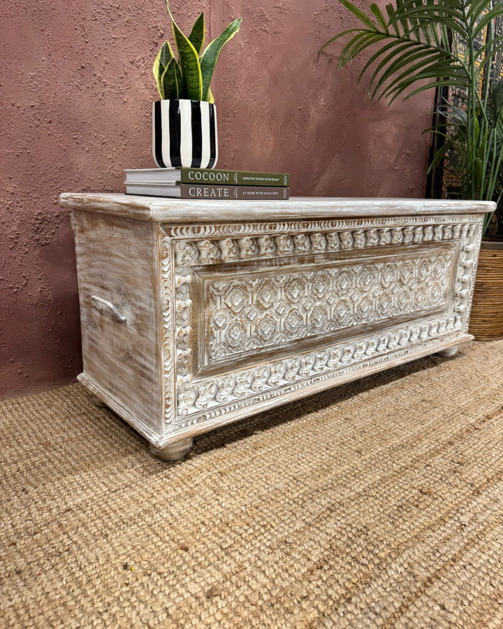 Hand-Carved Mango Wood Trunk – Whitewashed Finish with Traditional Detailing