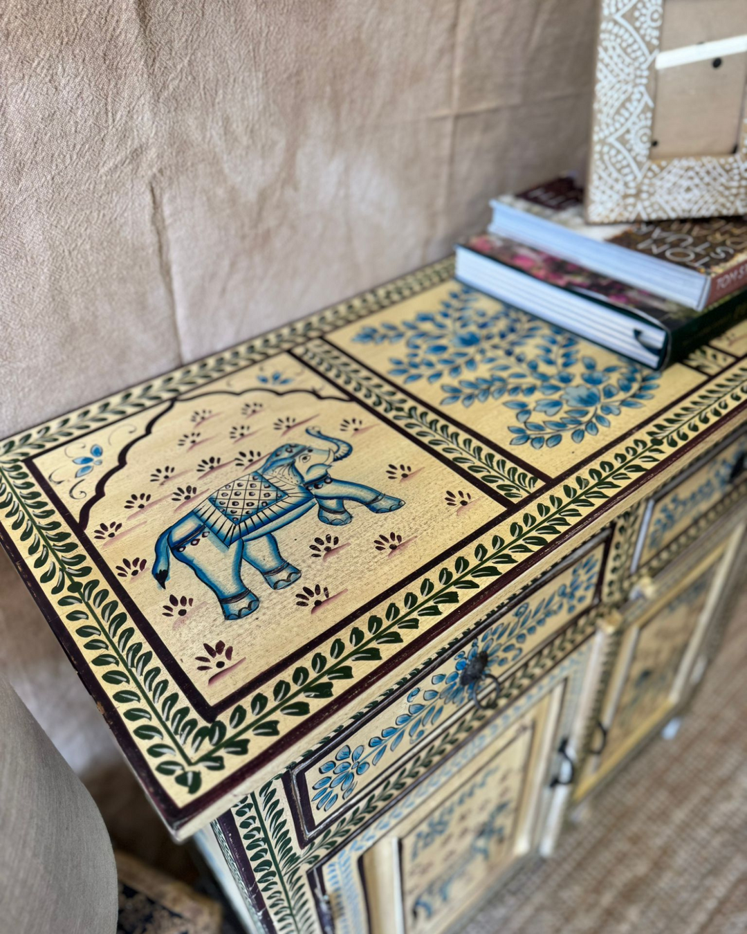 Hand-Painted Mango Wood Sideboard – Vintage Floral & Animal Motifs