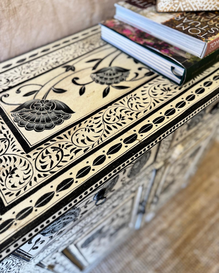 Hand-Painted Vintage Mango Wood Sideboard – Monochrome Floral Design with 2 Doors & 2 Drawers