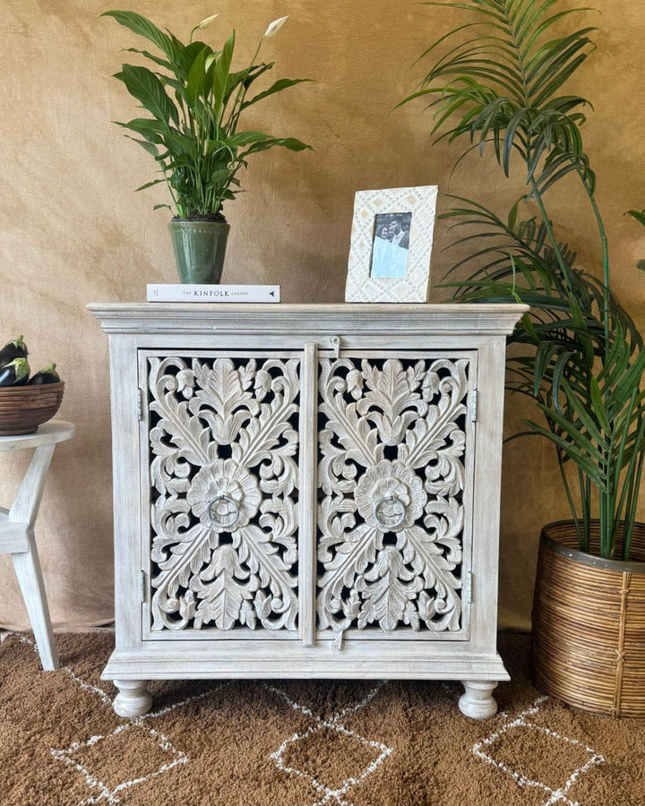 Hand-Carved Mango Wood Sideboard – Creamwashed Finish with Floral Detailing