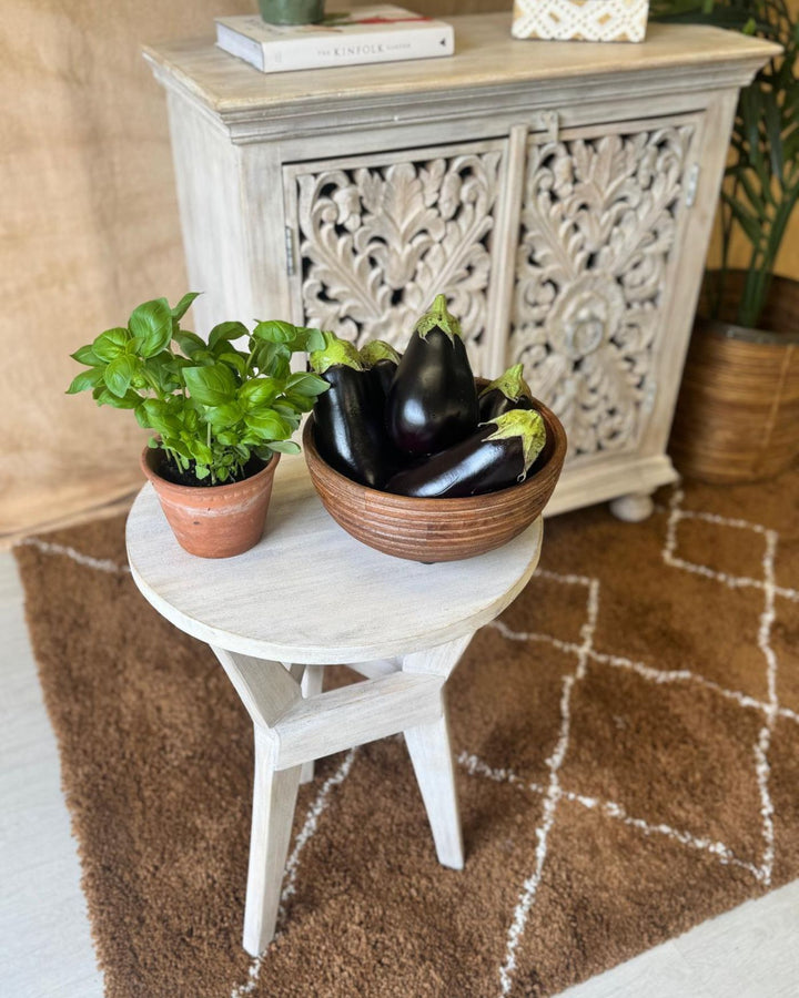 Hand-Carved Mango Wood Sideboard – Creamwashed Finish with Floral Detailing