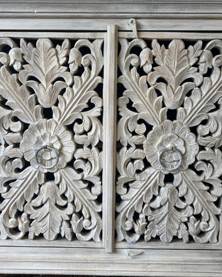 Hand-Carved Mango Wood Sideboard – Creamwashed Finish with Floral Detailing