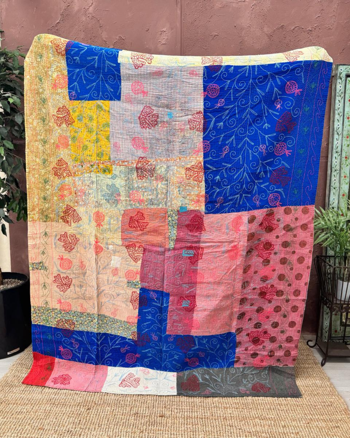 Vintage Hand-Embroidered Kantha Throw – Teal Plaid Sari with Red Botanical Motifs