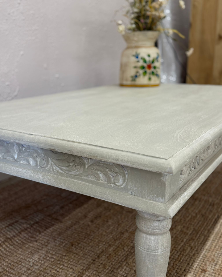 Hand-Carved Mango Wood Coffee Table – Creamwashed Finish with Floral Detailing
