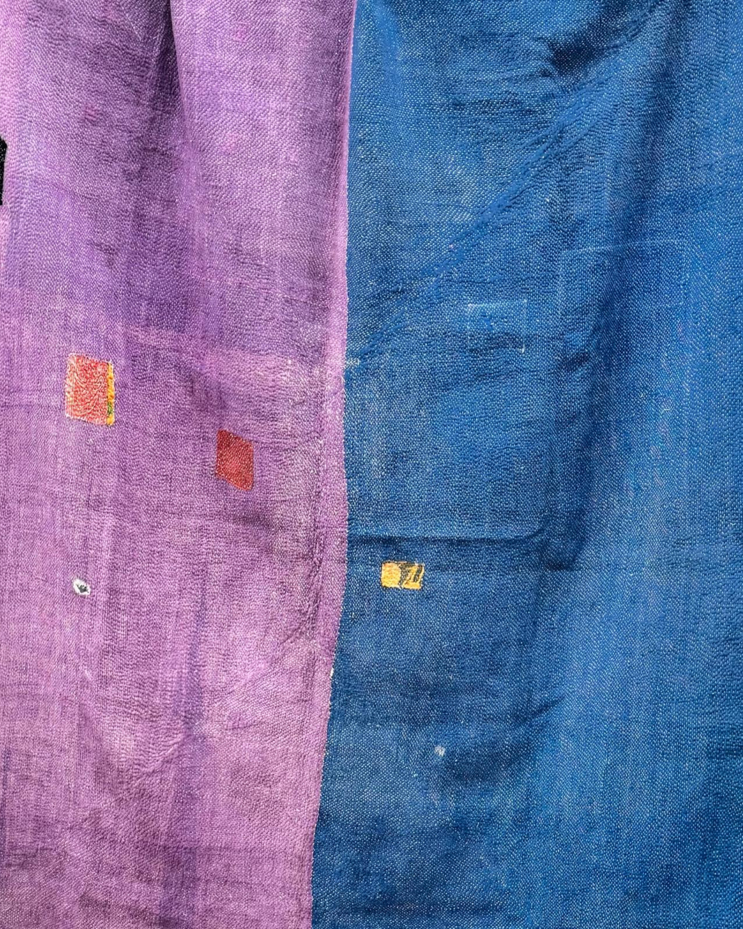 Vintage Hand-Embroidered Kantha Throw – Embroidered Sari in Cream with Indigo & Ochre Accents