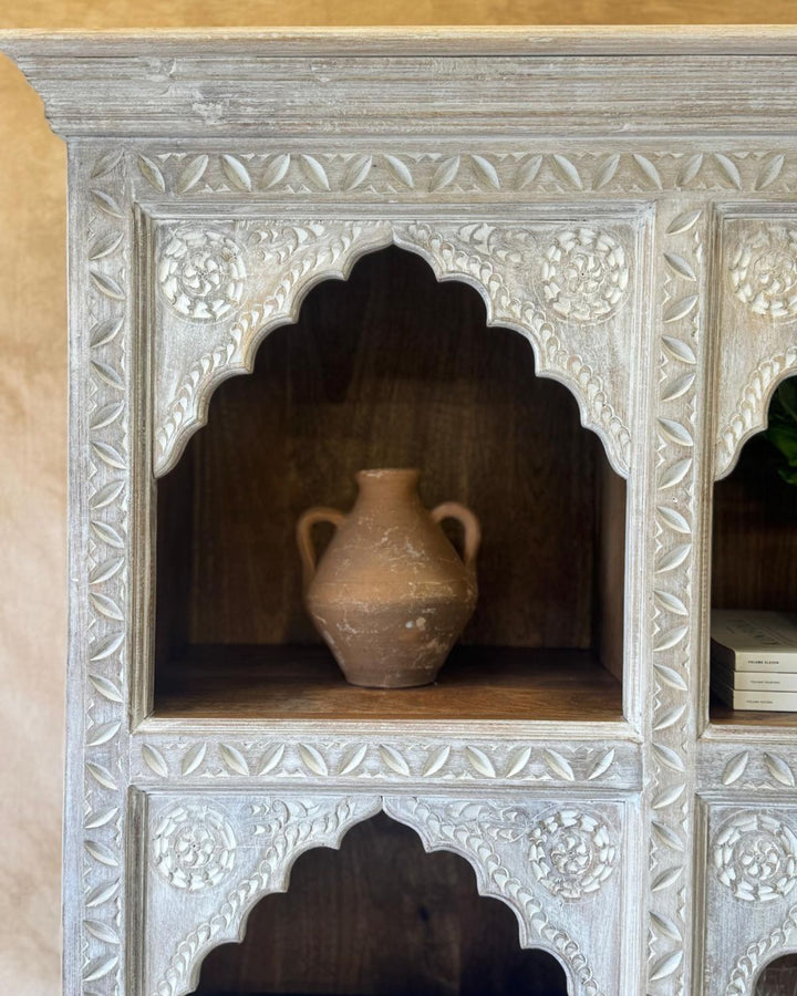 Hand-Carved Mango Wood Bookcase – Cream Washed Finish with Indian Arch Design
