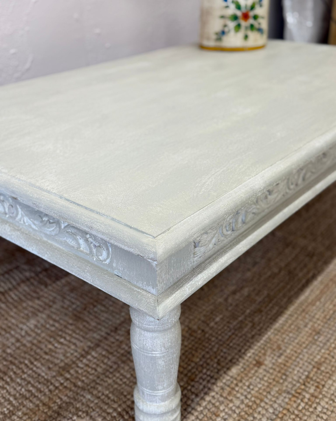 Hand-Carved Mango Wood Coffee Table – Creamwashed Finish with Floral Detailing