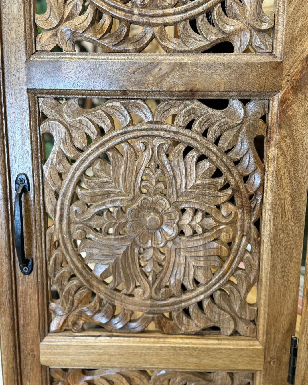 Natural Mango Wood Hand-Carved 2-Door Sideboard