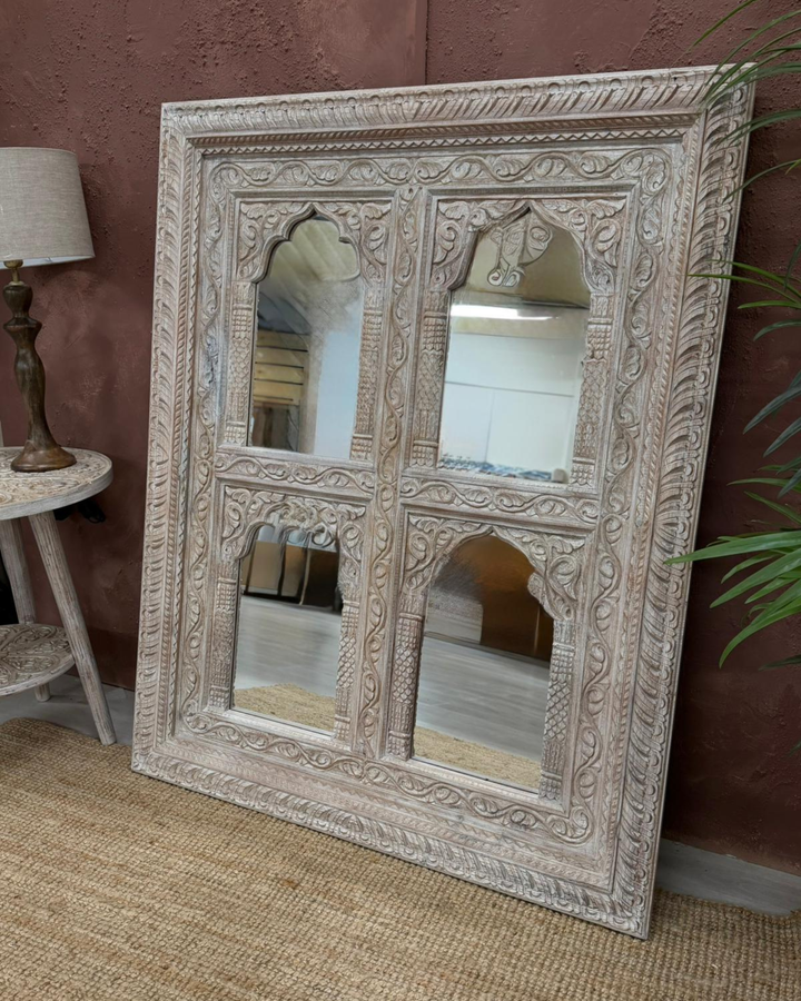 Four Panel Mango Wood Mirror – Creamwashed Arch Carved Design