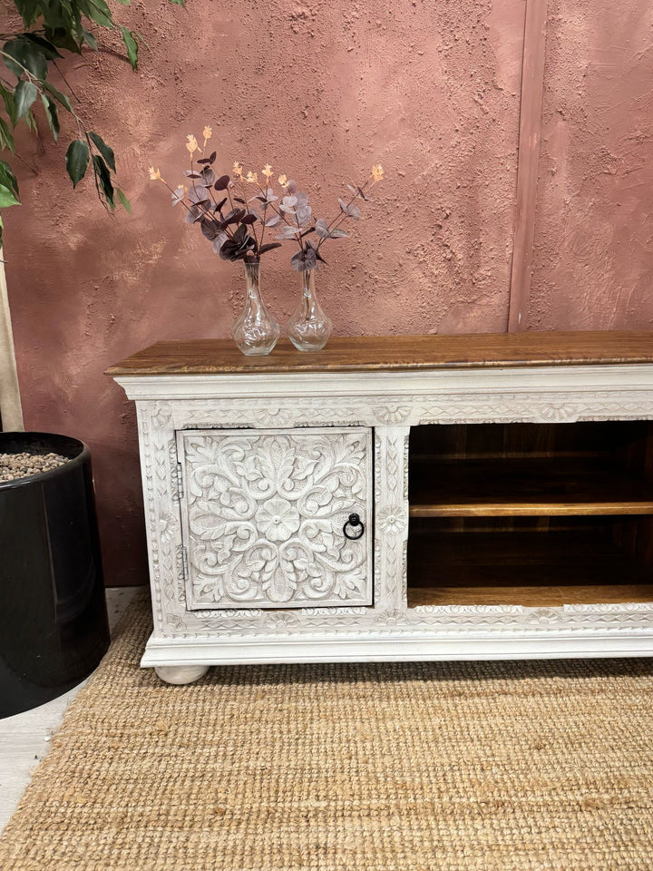 Hand-Carved Mango Wood TV Unit – Whitewashed Finish with Floral Detailing