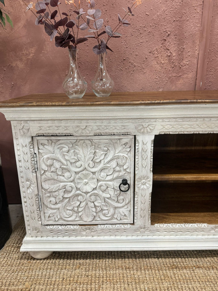 Hand-Carved Mango Wood TV Unit – Whitewashed Finish with Floral Detailing
