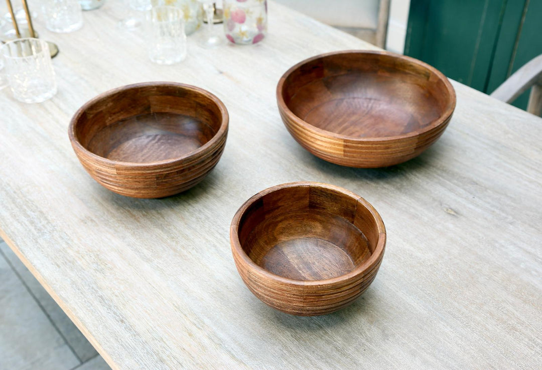 Set of 3 Hand-Carved Mango Wood Bowls – Ribbed Edge Design