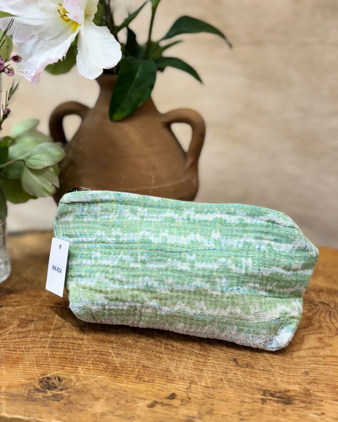 Small Wash Bag – Fresh Green with Subtle Zigzags