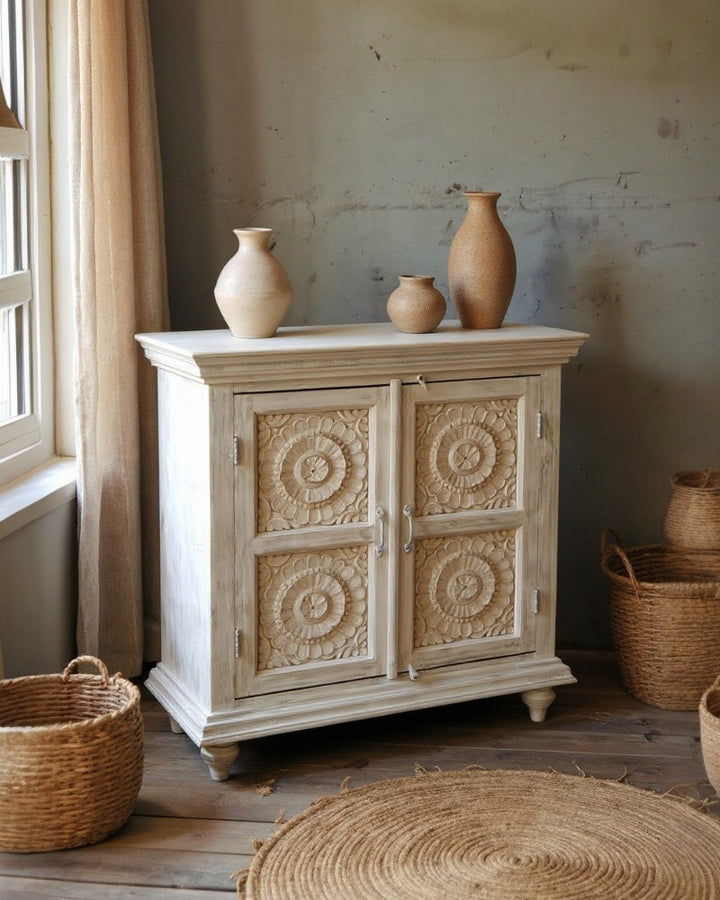 Hand-Carved Mango Wood Sideboard – Creamwashed Finish with Floral Detailing