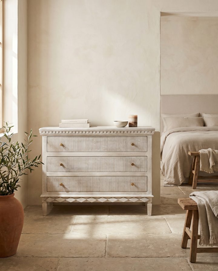 Hand-Carved Mango Wood Chest of Drawers – Light Walnut White Wash