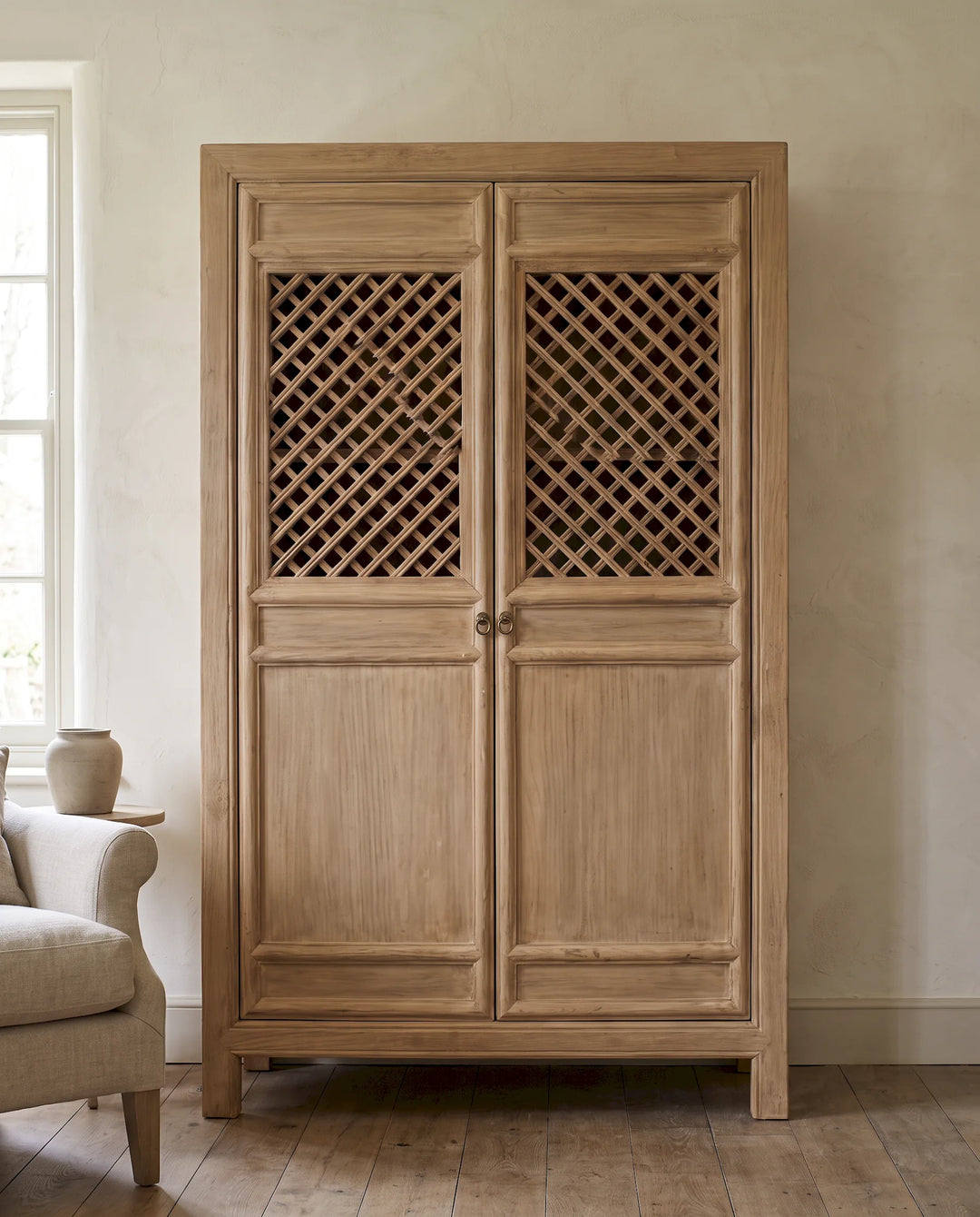 Natural Solid Elm Lattice Cabinet