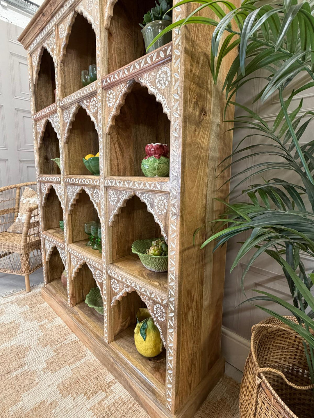 Hand-Carved Mango Wood Bookcase – 12 Arched Shelves in Natural Polished Finish