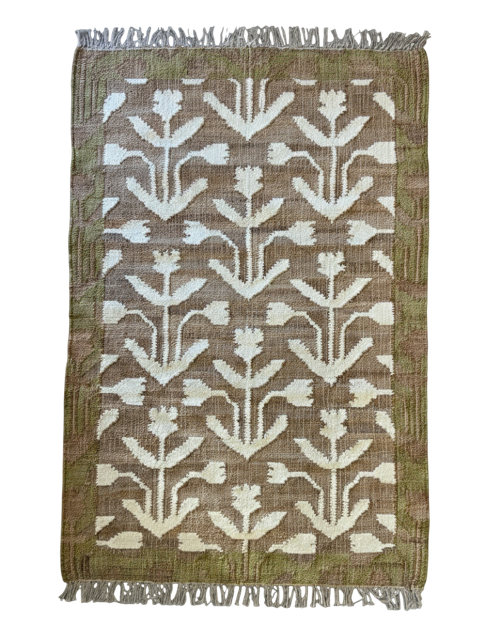 Jute & Hand-Carded Wool Handwoven Rug – Natural with Soft Green Border (120 x 180cm)